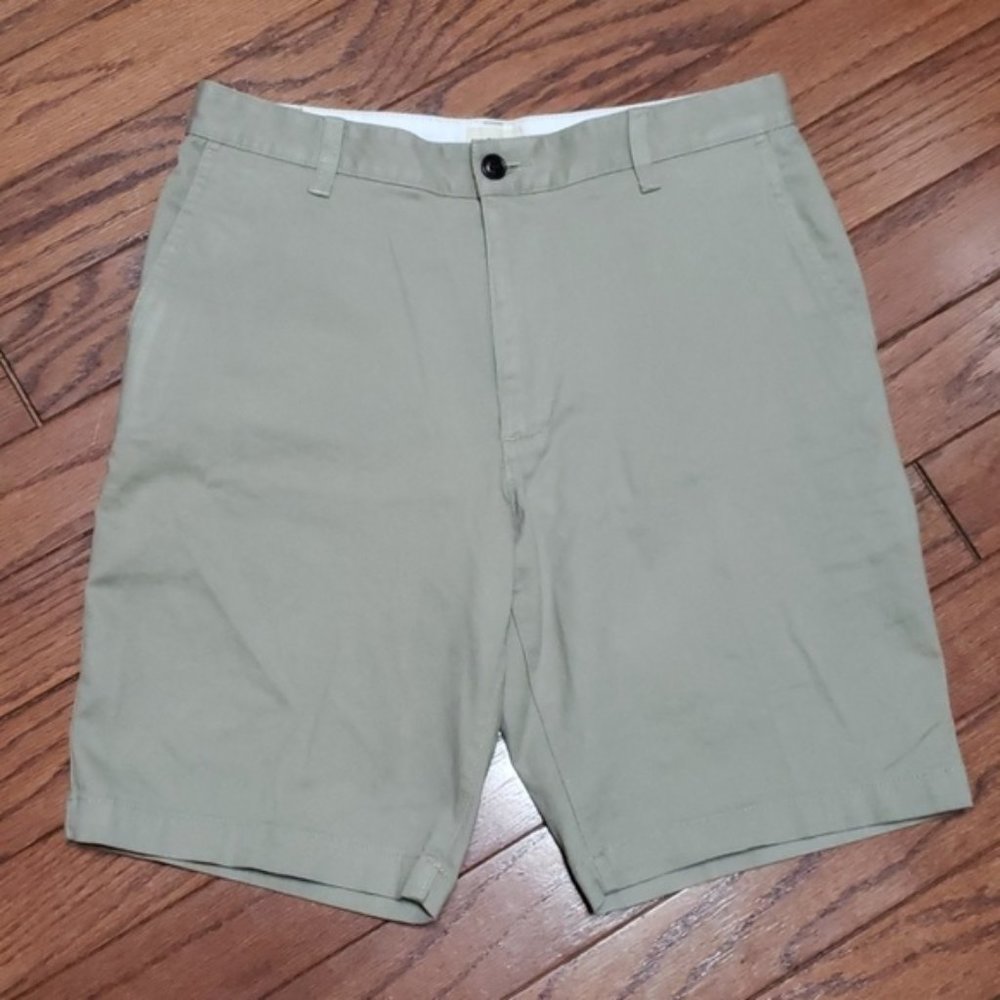 Dockers khaki shorts size 30 - NWOT - Picture 1 of 3
